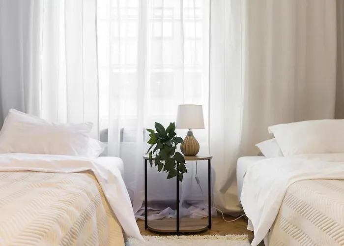 Cozy 2br Oldtown Rooftop Views Lejlighed *