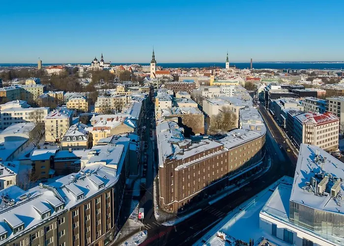 Cozy 2br Oldtown Rooftop Views *