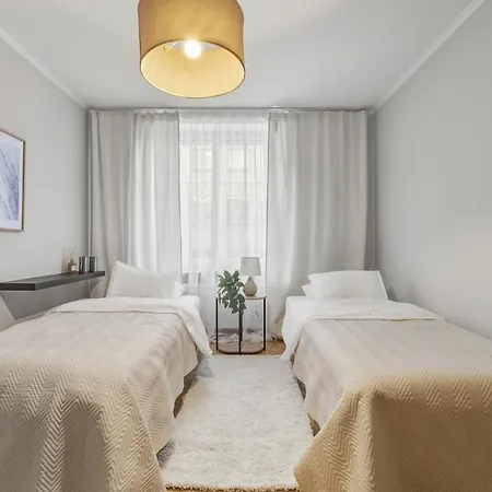 Cozy 2br Oldtown Rooftop Views