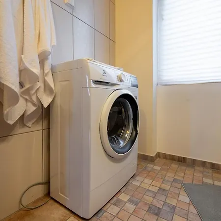 Cozy 2br Oldtown Rooftop Views *